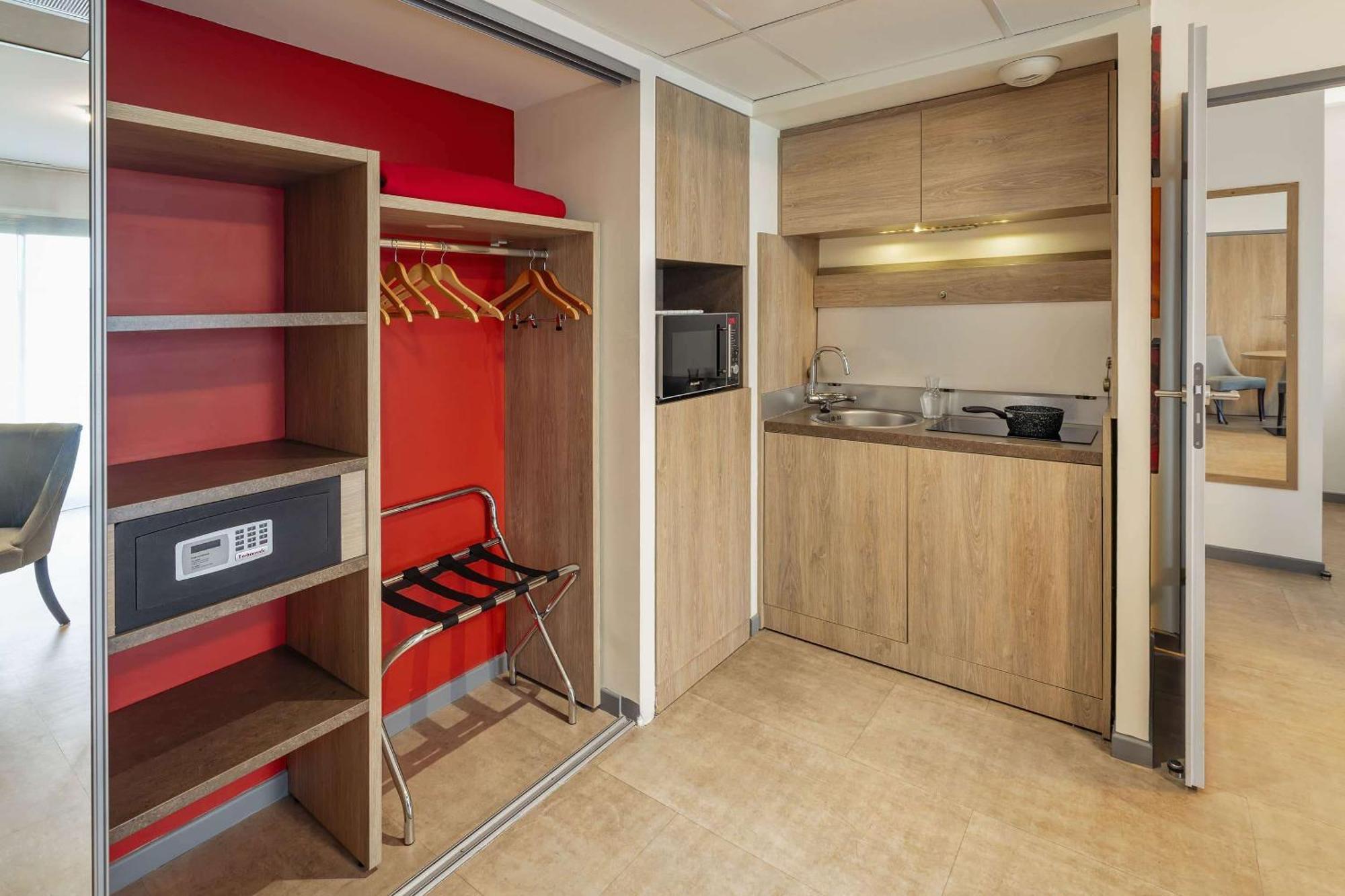 Best Western Les Aureliades Trignac Eksteriør billede