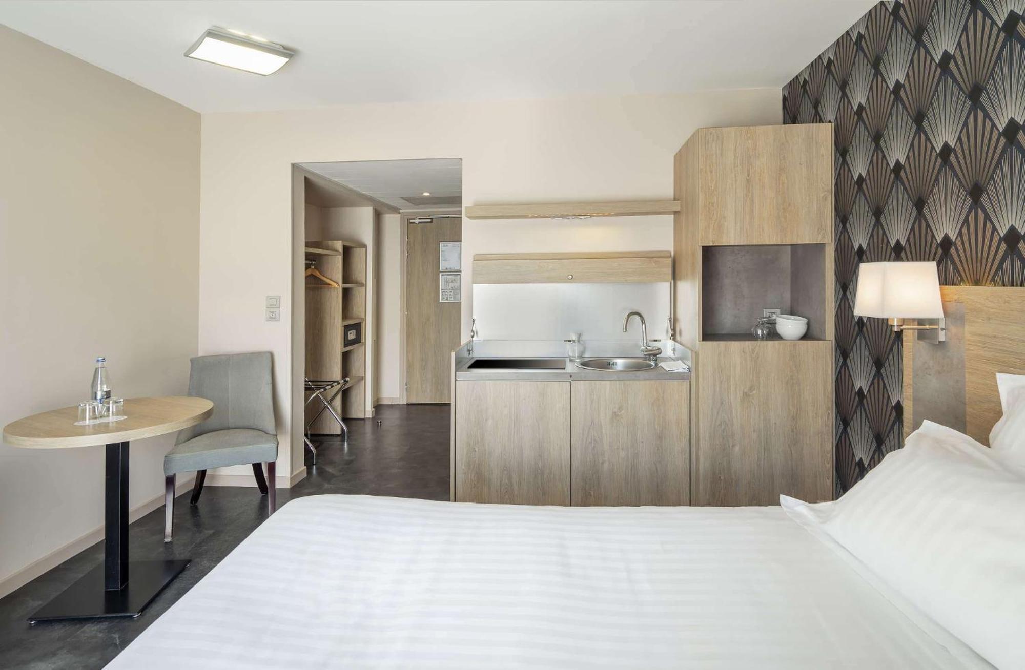 Best Western Les Aureliades Trignac Eksteriør billede